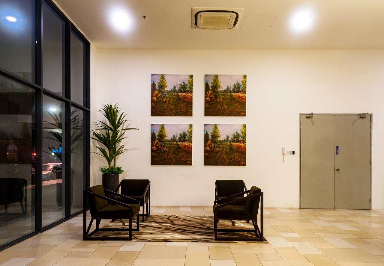 Lazy Traveler'S Suite By D Imperio Homestay George Town  Kültér fotó